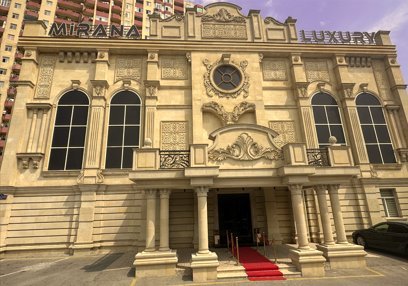 Məşhur şadlıq sarayı 5,5 milyona satışa çıxarıldı