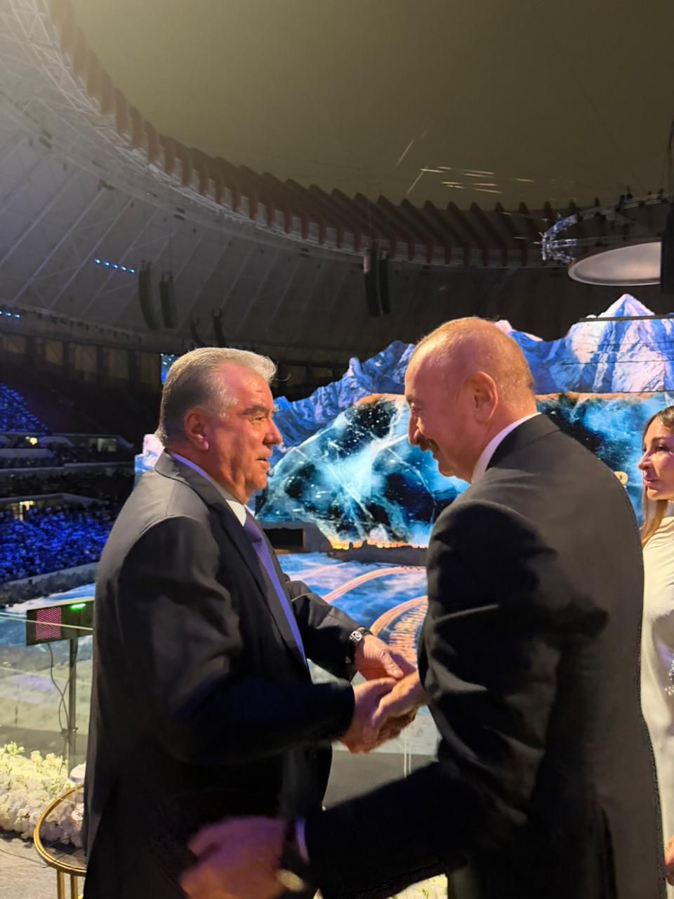 Prezident Putinlə ayaqüstü söhbət etdi - FOTOLAR - Şəkil 2