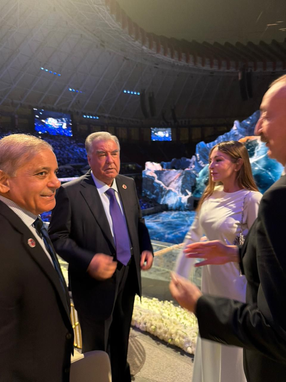 Prezident Putinlə ayaqüstü söhbət etdi - FOTOLAR - Şəkil 5
