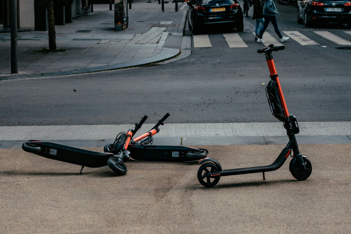 Elektrikli skuterlər motosikletlərdən daha təhlükəlidir