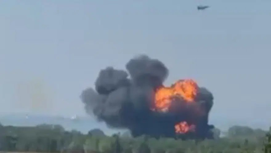 Türkiyədə F-16 qəzaya uğrayıb, pilot katapult edərək sağ qalıb