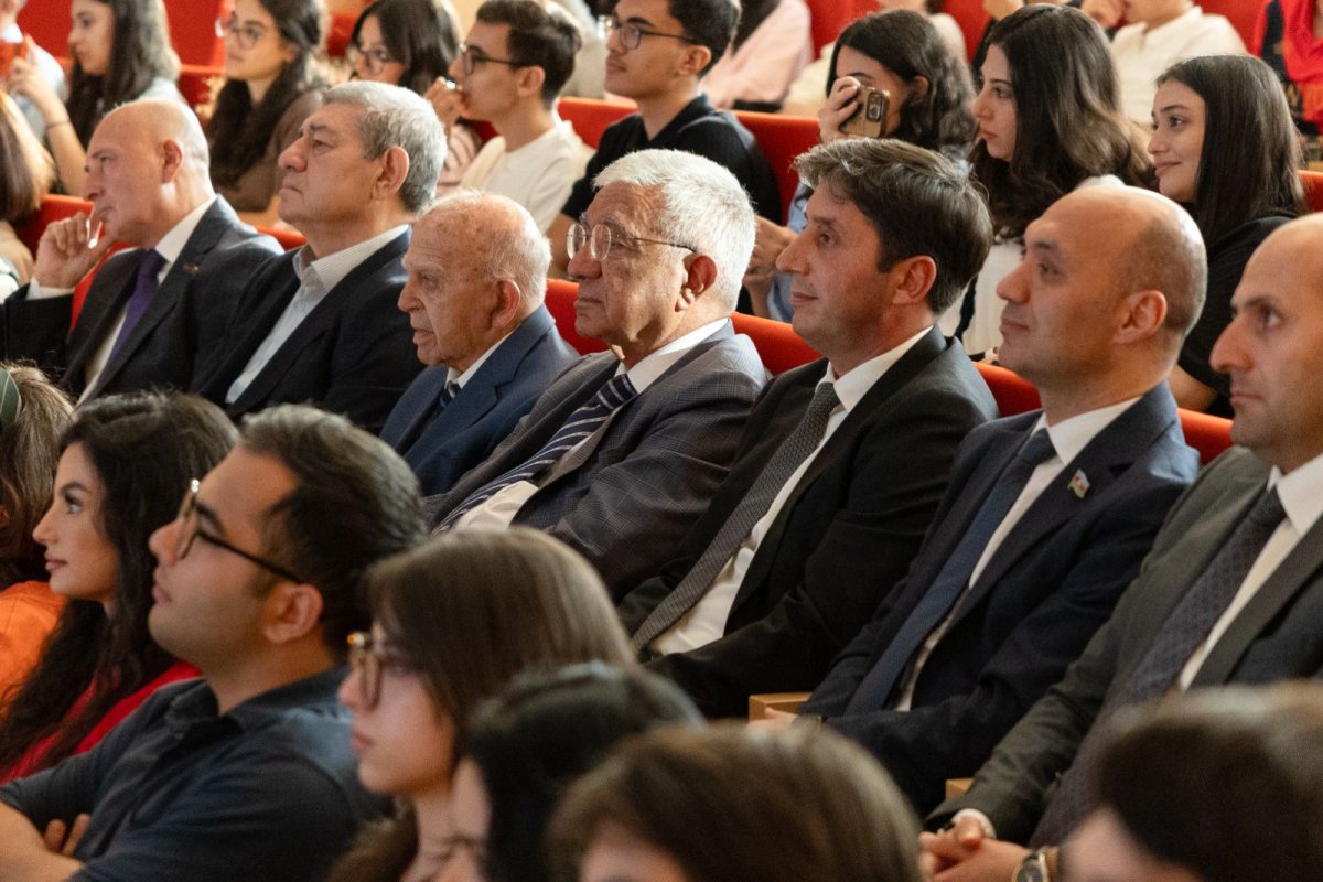 ADA Universitetində şanlı zəfər tariximiz “Zəfər Rəqsi” filminin nümayişi ilə anılıb - Şəkil 4
