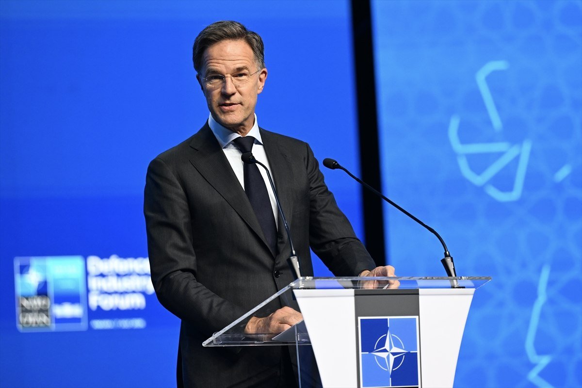 Rutte: Avropa husilərə qarşı təkbaşına hərəkət edə bilmir