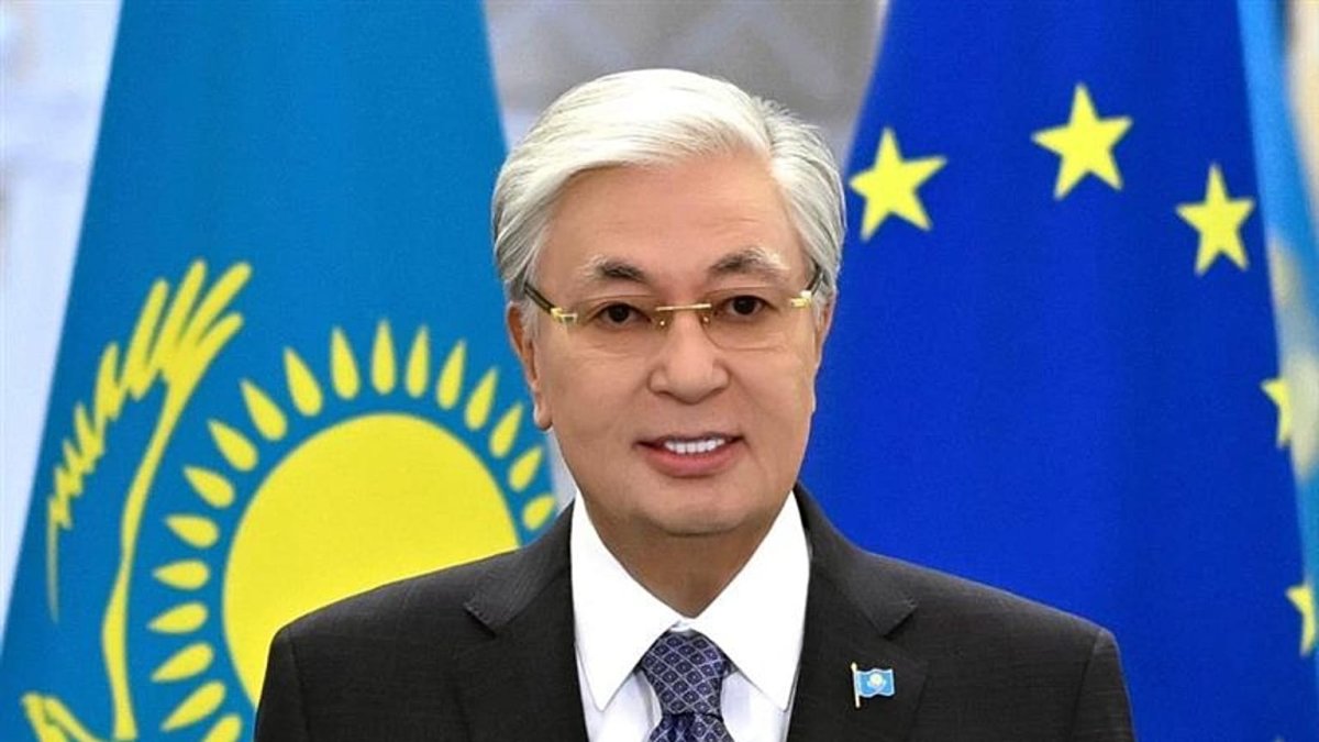 Tokayev Berlində Putinlə bağlı yüksək qiymətləndirmə səsləndirib