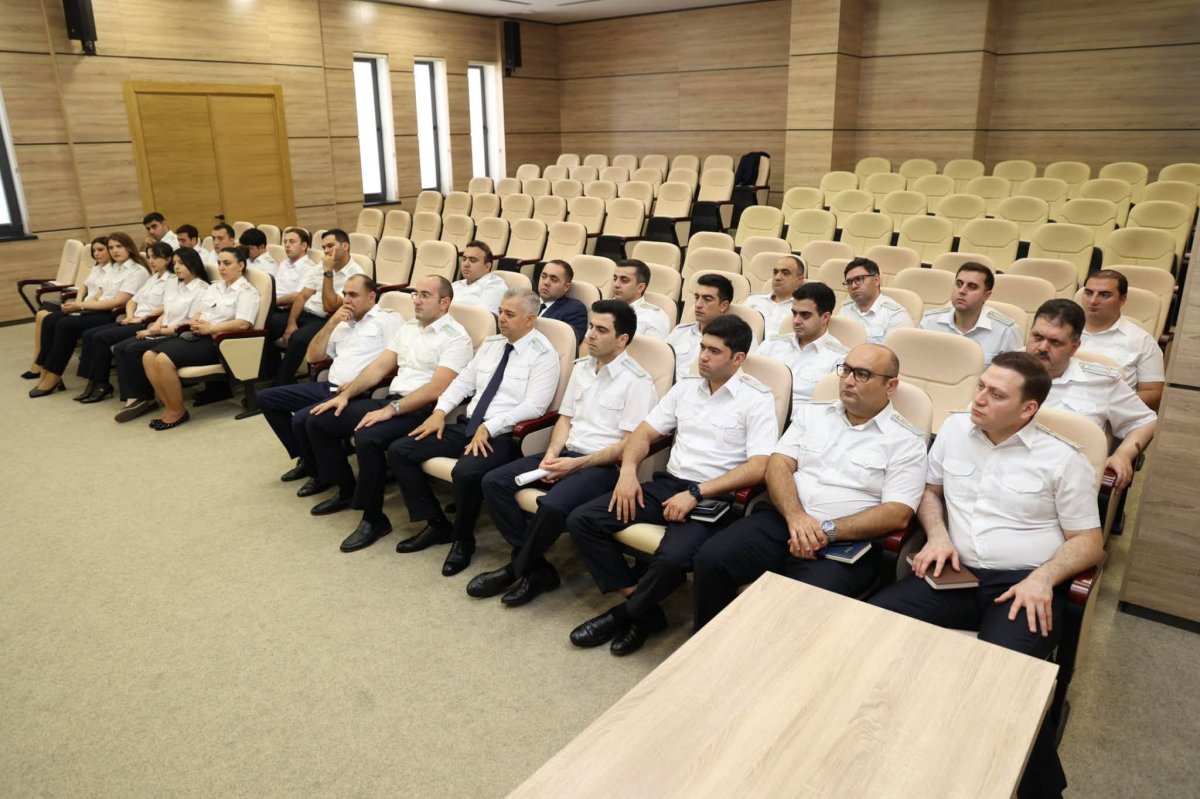 Prokurorluğun veteranları ilə gənc əməkdaşların görüşü keçirilib