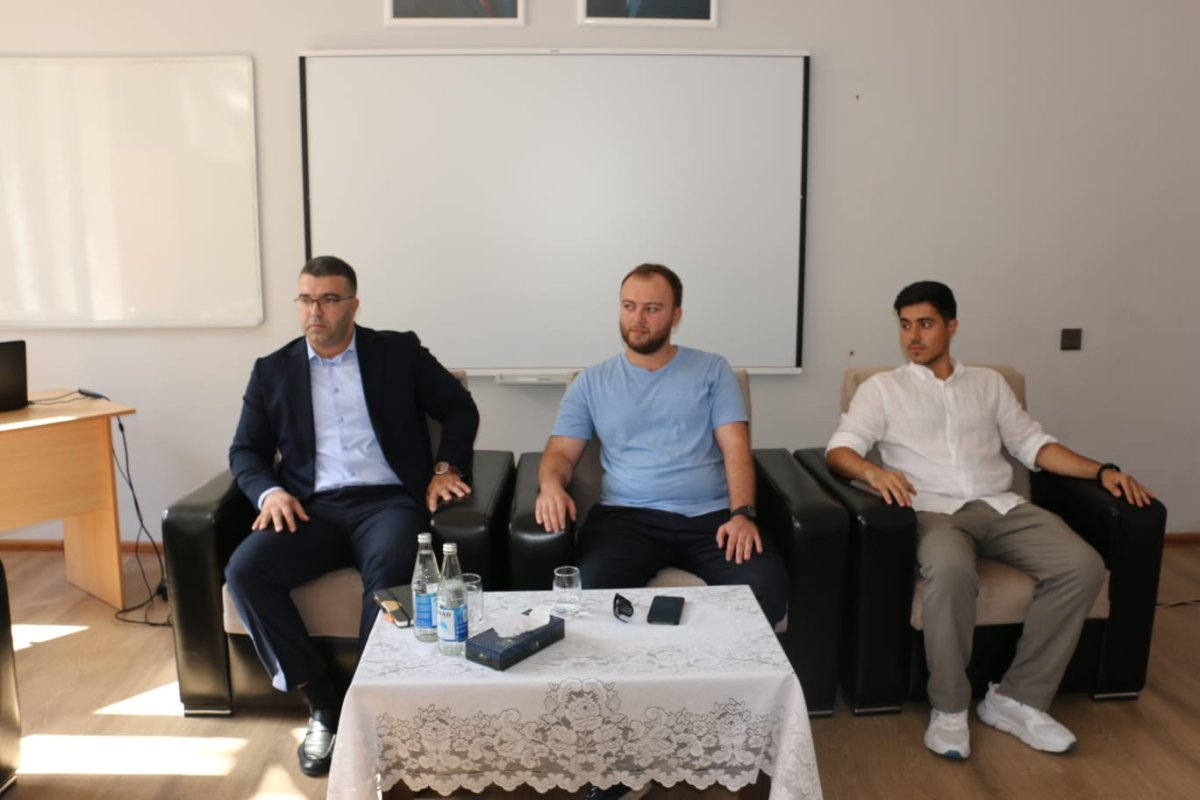 Neftçilər Günü ilə əlaqədar Bakı Energetika Kollecində görüş keçirilib - Şəkil 1