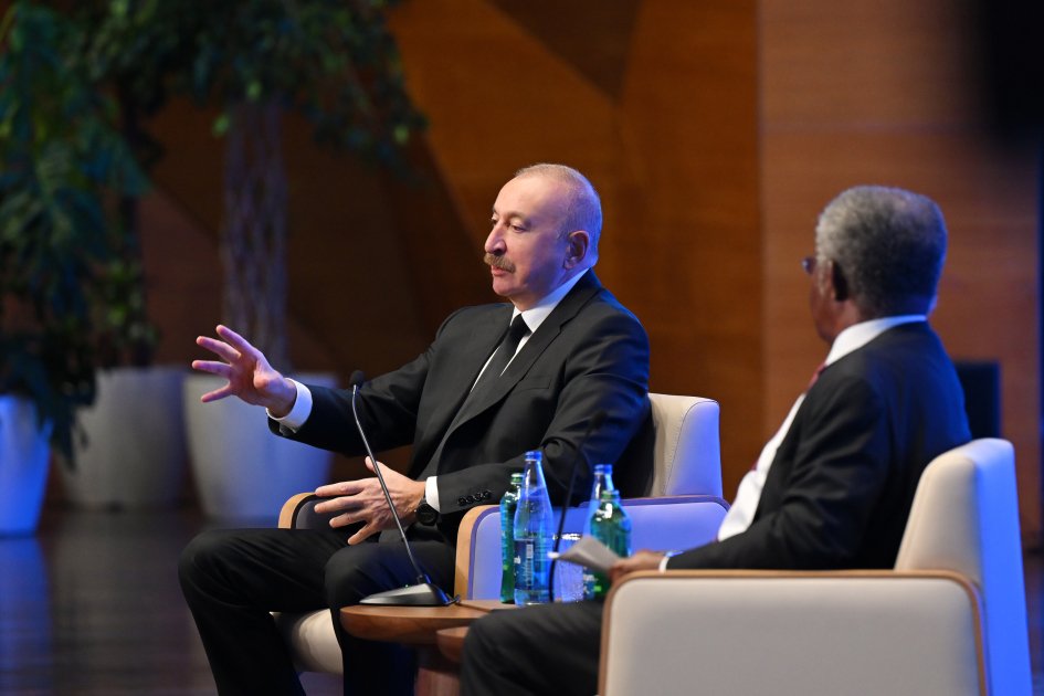 Prezident II Azərbaycan Beynəlxalq İnvestisiya Forumunda iştirak edib - Şəkil 3