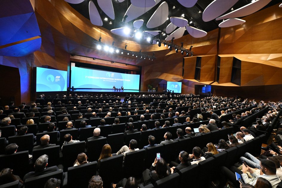 Prezident II Azərbaycan Beynəlxalq İnvestisiya Forumunda iştirak edib - Şəkil 5