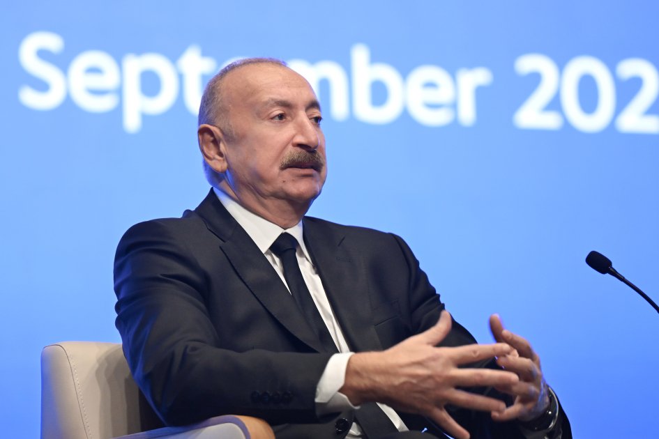 Prezident II Azərbaycan Beynəlxalq İnvestisiya Forumunda iştirak edib - Şəkil 7