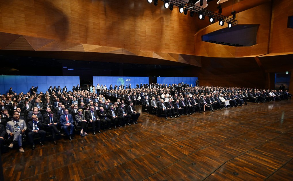 Prezident II Azərbaycan Beynəlxalq İnvestisiya Forumunda iştirak edib - Şəkil 12