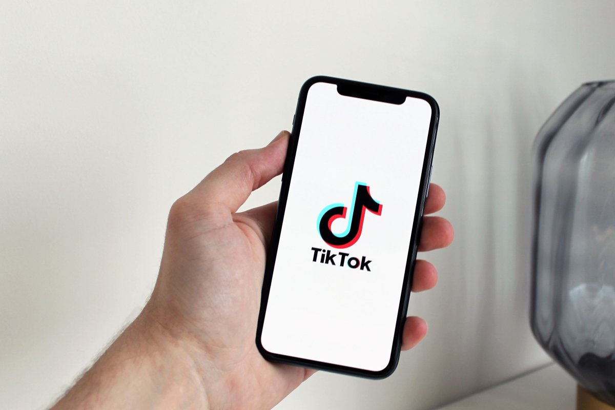 Azərbaycan məktəblərində "TikTok"a giriş məhdudlaşdırılıb