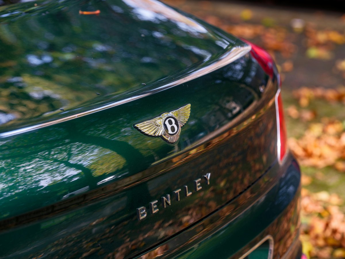 Bentley ilk elektromobilinə V8 mühərrik səsi verib - VİDEO