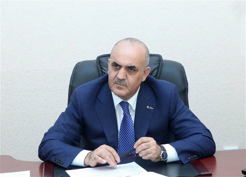 Səlim Müslümov müəllim kimi fəaliyyətə başlayıb
