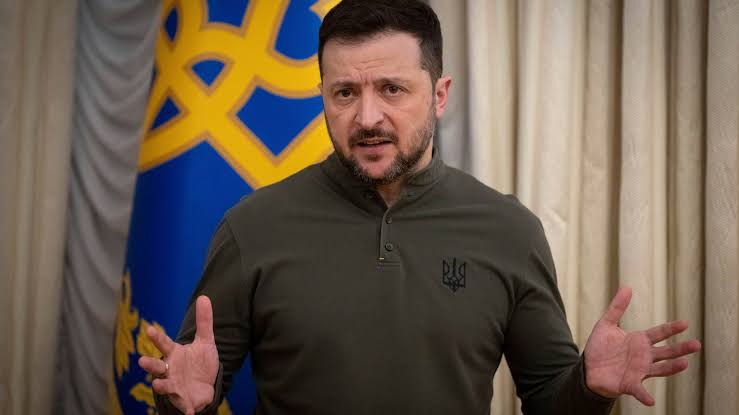 Zelenski Rusiya ərazisində yeni zərbələrin endirildiyini açıqlayıb