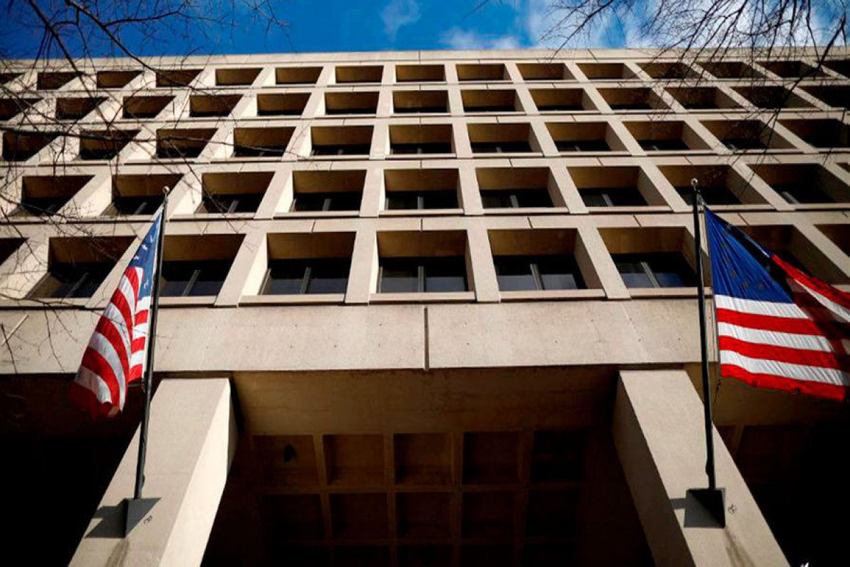 FBI əməkdaşlarının məxfi məlumatlarını oğurlayan haker tutulub