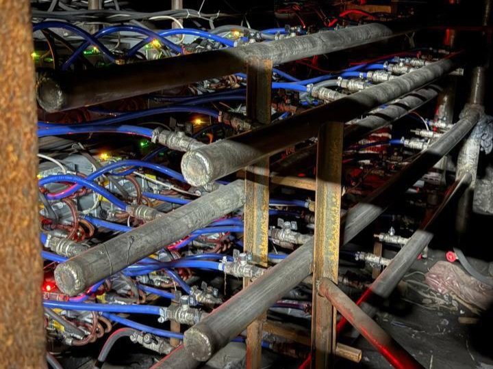 Rusiyada avtomobil zavodunun zirzəmisində gizli kriptovalyuta ferması aşkarlanıb