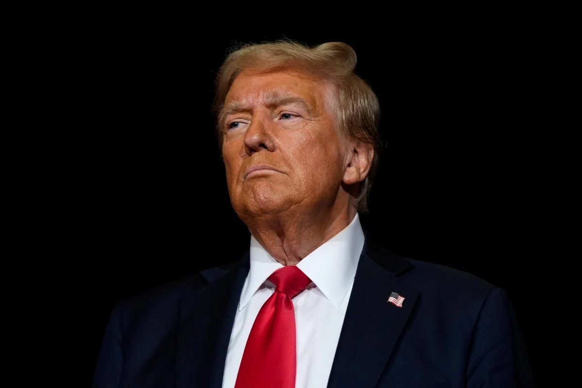 Donald Tramp məxfi məlumatları sızdıranların güllələnməsini tələb edib