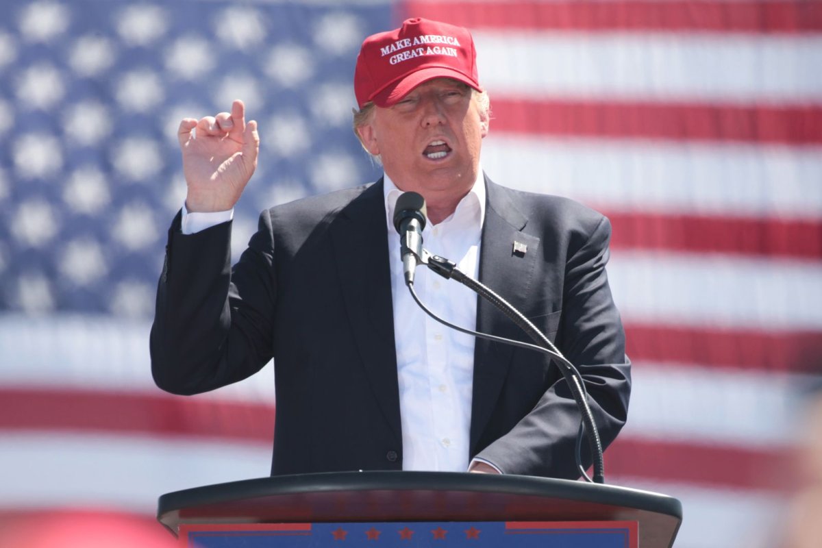 Donald Tramp Rusiyaya qarşı yeni sanksiyaların tətbiqini dayandırıb