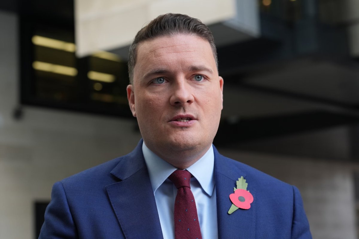 Britaniya müdafiə naziri NATO-nu Rusiya ilə müharibəyə hazırlaşmağa çağırıb