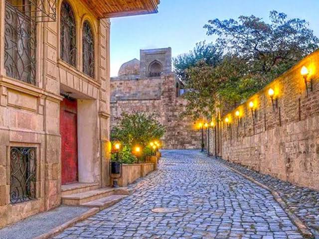 İçərişəhər qoruq ərazisində nəqliyyatın hərəkət sxemi yenilənir