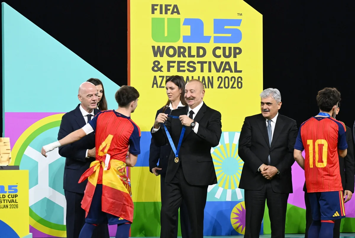 İlham Əliyev futbol üzrə final matçını izləyib