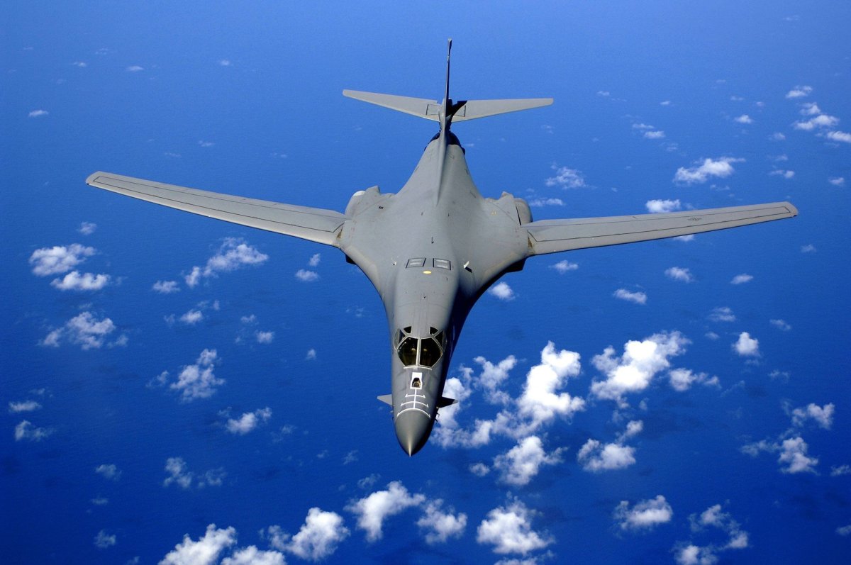 ABŞ Britaniyadakı 12 B-1 bombardmançısını geri çəkib