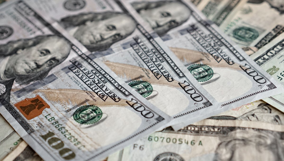 Azərbaycanda dollar satışı kəskin artıb - AMB RƏSMİ AÇIQLAMA VERDİ
